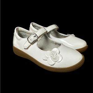 Toddler Girls Stride Rite White Maryjane Shoes Hook and Loop Closure